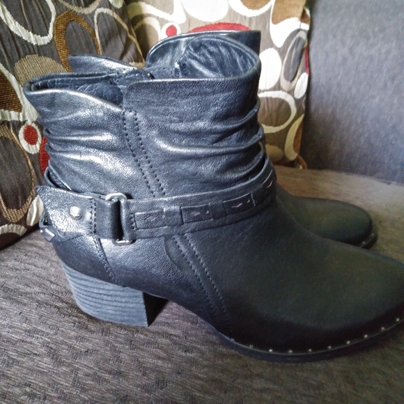 Genuine leather Earth brand booties - Picture 2 of 5